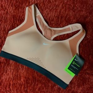 Nike Motion Adapt Bra w/ Dry-Fit Technology